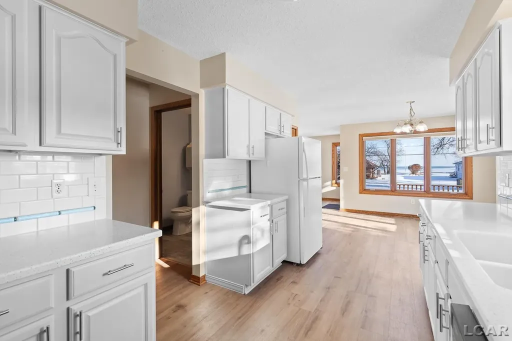 12301 Lakeshore Drive La Salle Township MI 48145