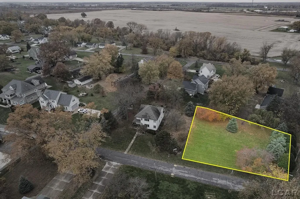 Lakeshore Drive La Salle Township MI 48145