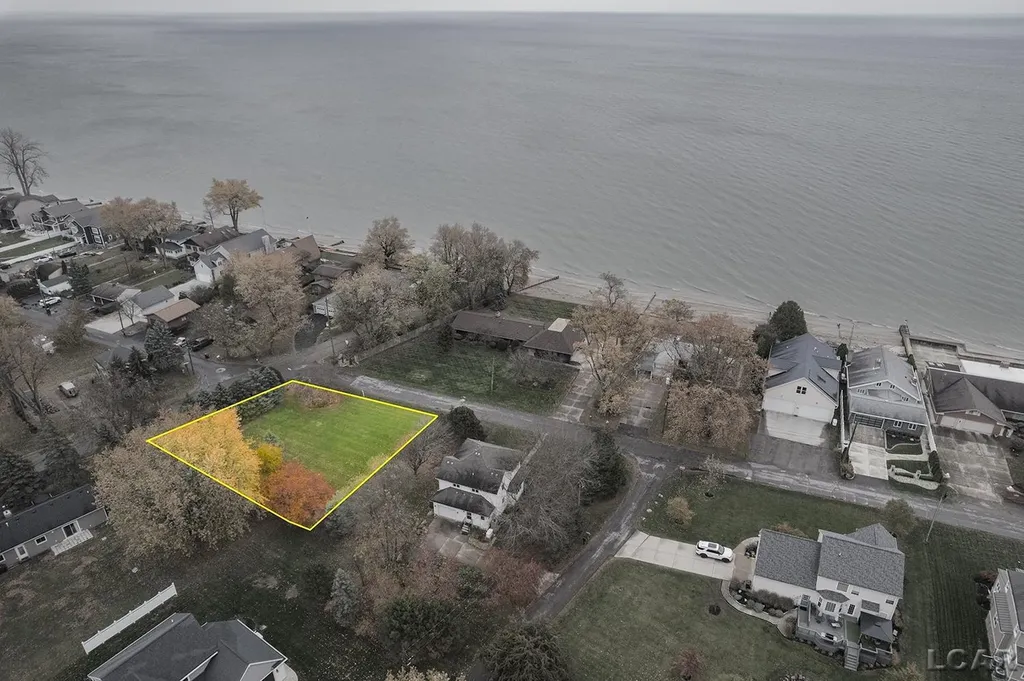 Lakeshore Drive La Salle Township MI 48145