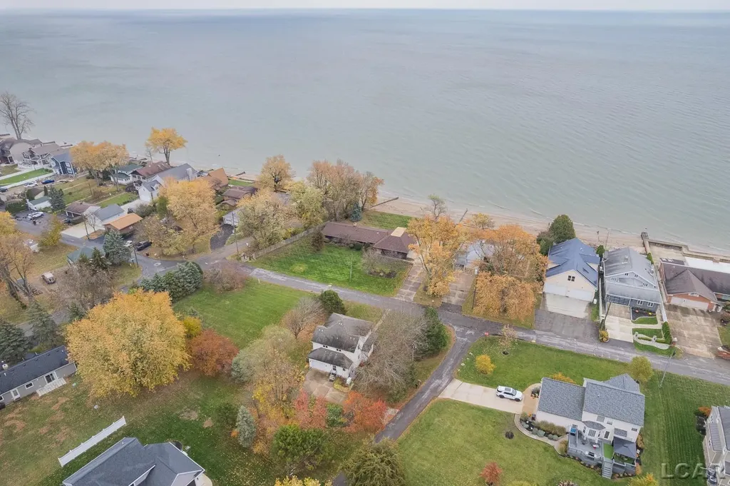 Lakeshore Drive La Salle Township MI 48145