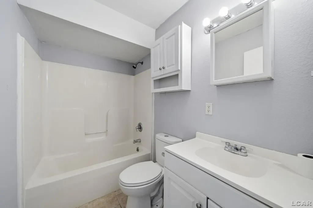 106 N Talbot Street Addison Village MI 49220