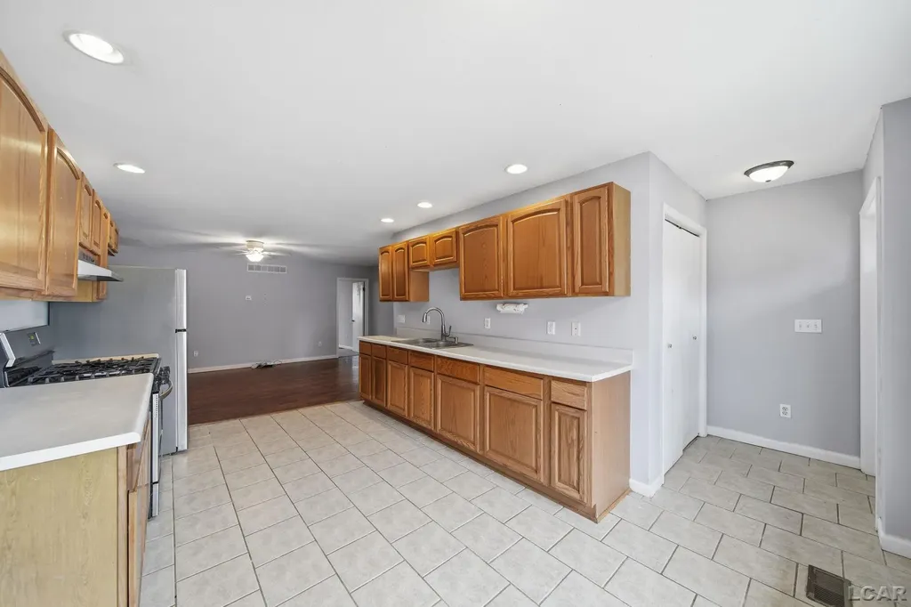 106 N Talbot Street Addison Village MI 49220
