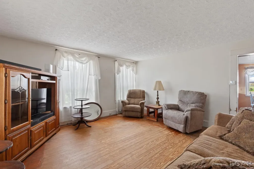 8720 Sharon Hollow Road Manchester Township MI 48158