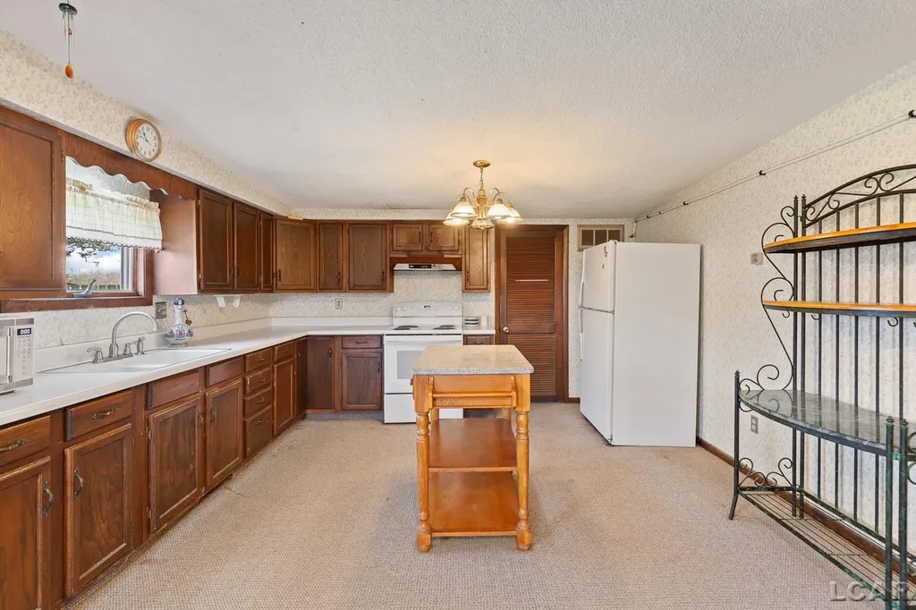 8720 Sharon Hollow Road Manchester Township MI 48158