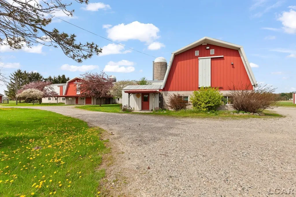 8720 Sharon Hollow Road Manchester Township MI 48158