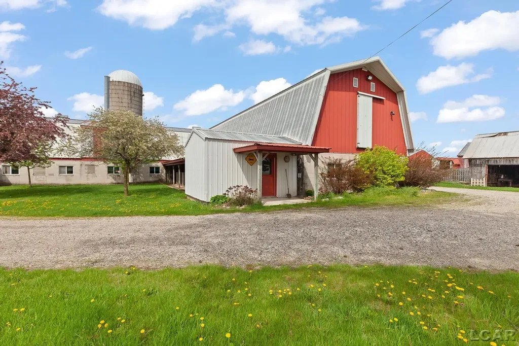 8720 Sharon Hollow Road Manchester Township MI 48158