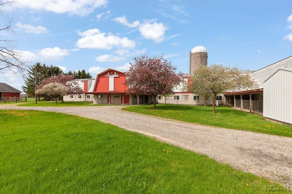 8720 Sharon Hollow Road Manchester Township MI 48158