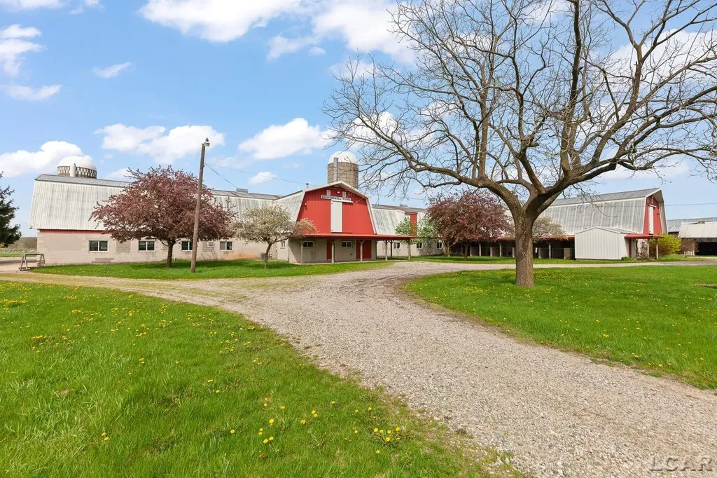 8720 Sharon Hollow Road Manchester Township MI 48158