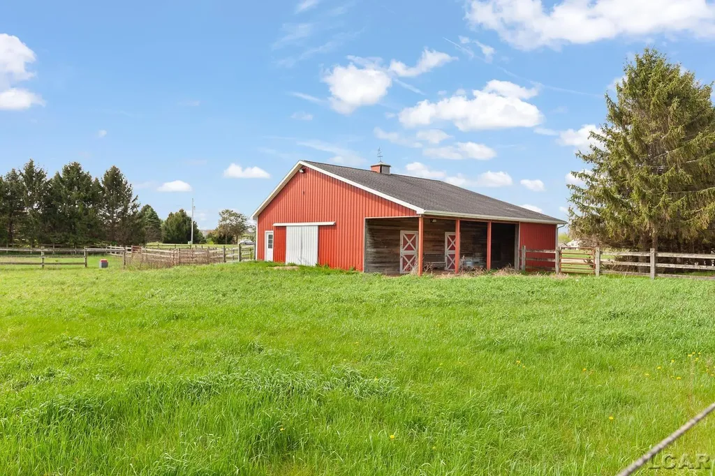 8720 Sharon Hollow Road Manchester Township MI 48158