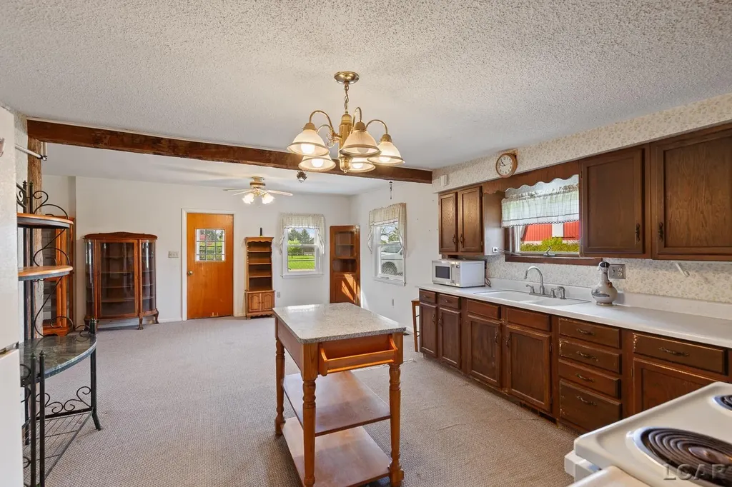 8720 Sharon Hollow Road Manchester Township MI 48158
