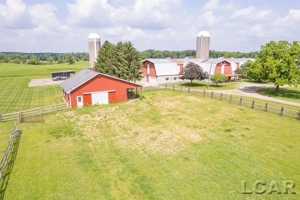 8720 Sharon Hollow Road Manchester Township MI 48158