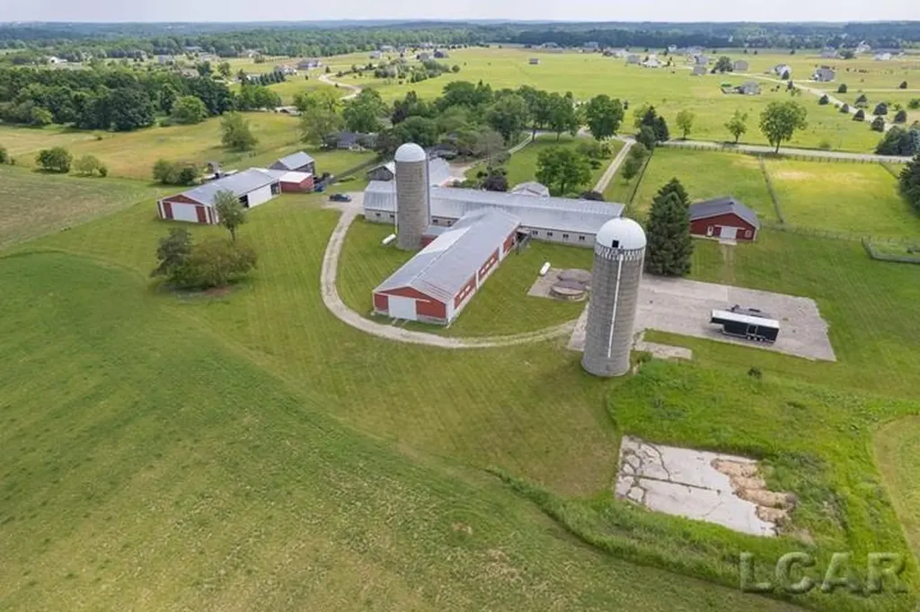 8720 Sharon Hollow Road Manchester Township MI 48158