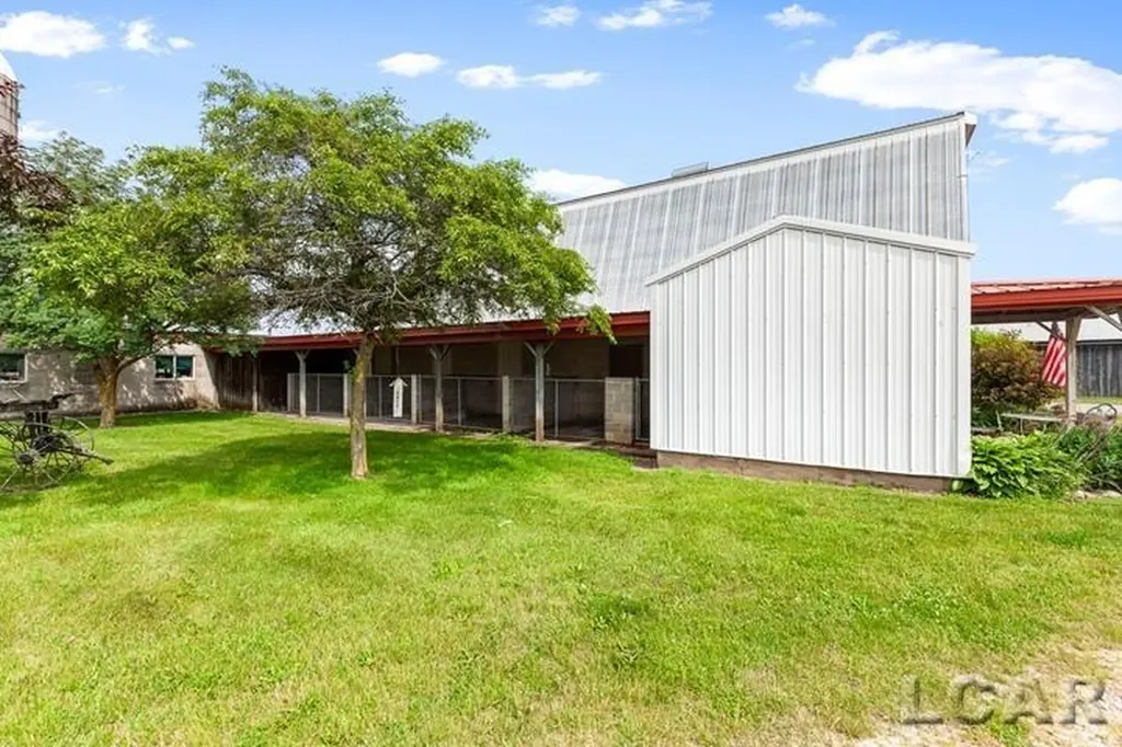8720 Sharon Hollow Road Manchester Township MI 48158