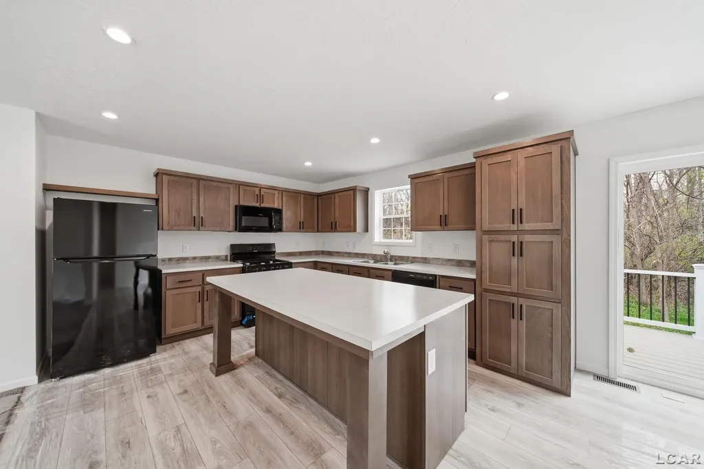 4762 Hooks Mill Drive Adrian Township MI 49221