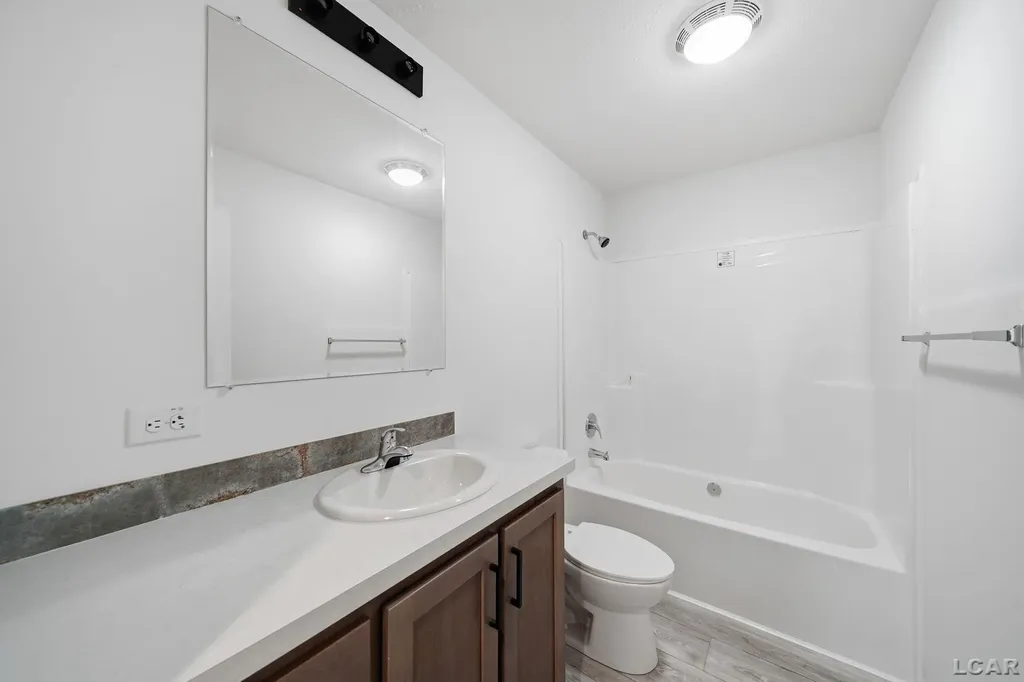 4762 Hooks Mill Drive Adrian Township MI 49221