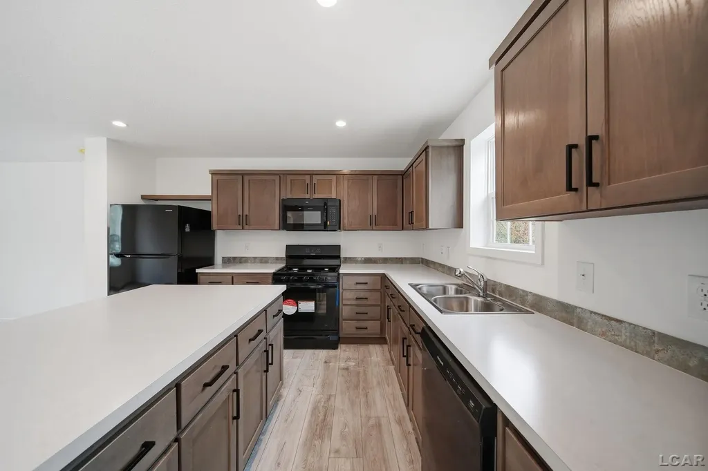 4762 Hooks Mill Drive Adrian Township MI 49221