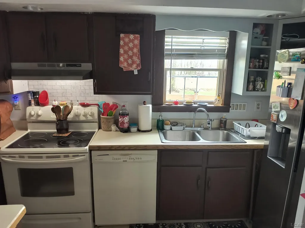 121 S King Street Brooklyn Village MI 49230