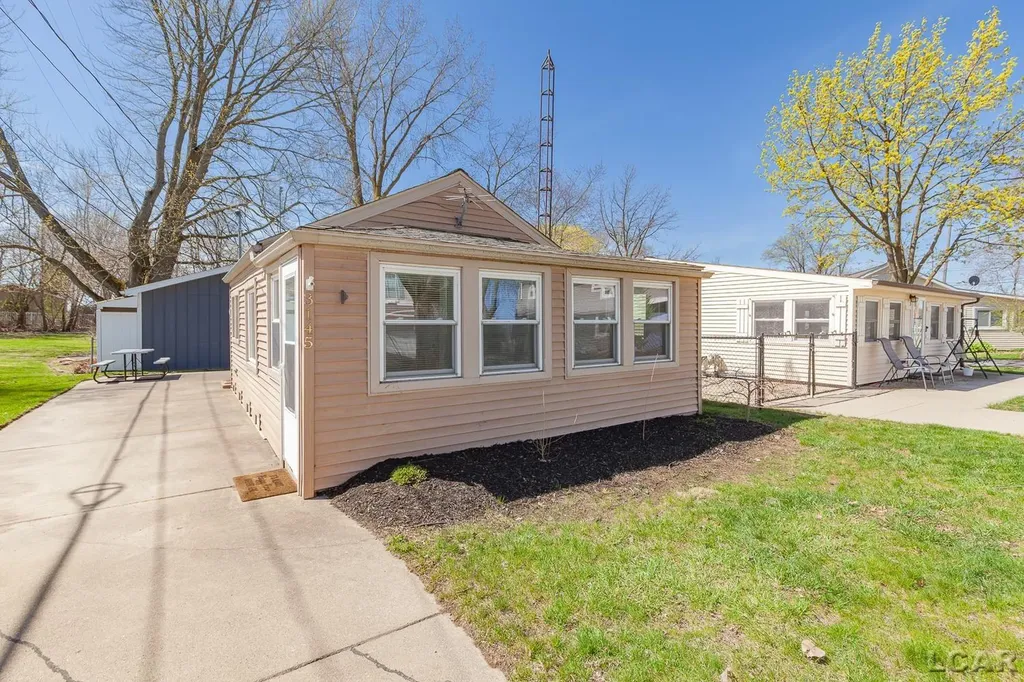 3145 Round Lake Highway Rollin Township MI 49253
