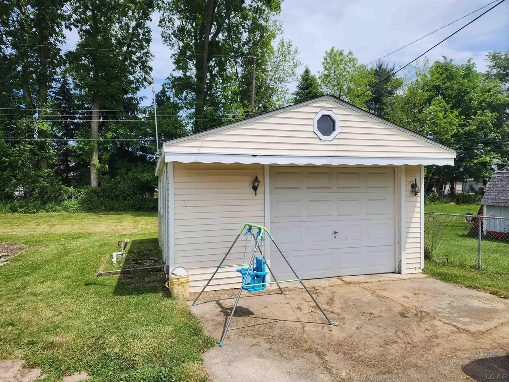 2380 Linden Drive Madison Charter Township MI 49221