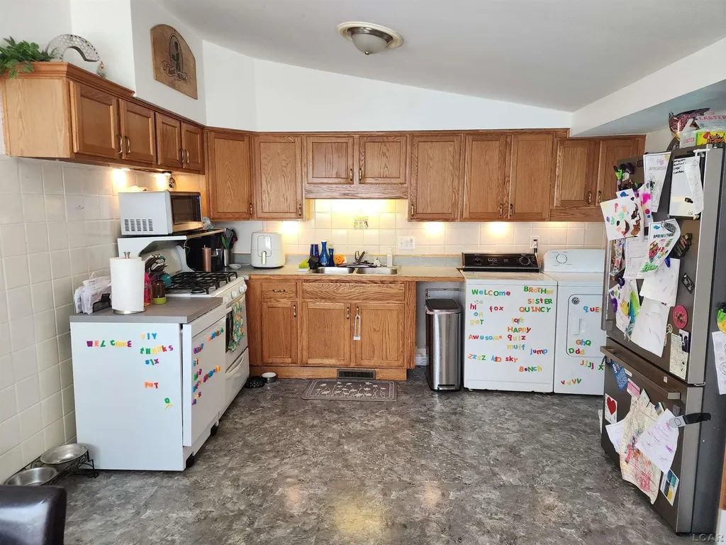 2380 Linden Drive Madison Charter Township MI 49221