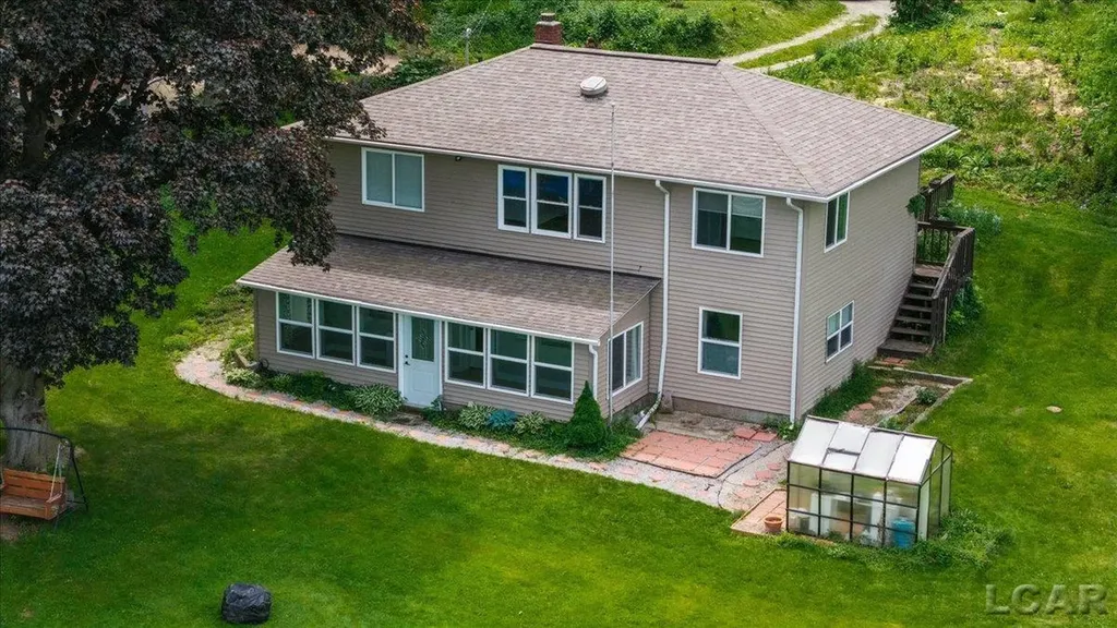 1400 Lakeview Drive Manchester Township MI 49287