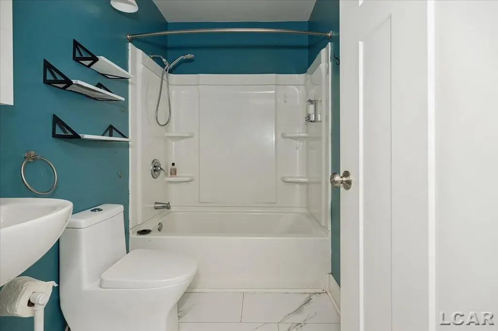 1400 Lakeview Drive Manchester Township MI 49287