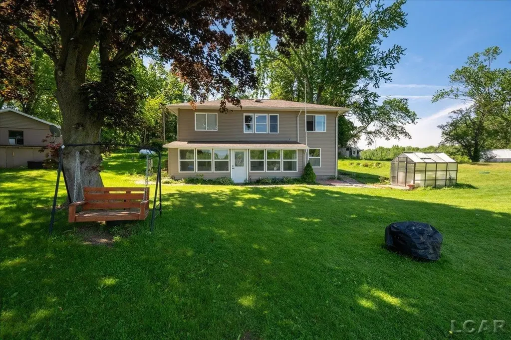 1400 Lakeview Drive Manchester Township MI 49287