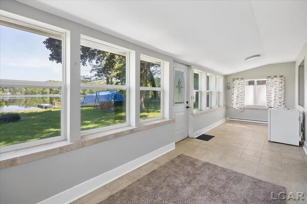 1400 Lakeview Drive Manchester Township MI 49287
