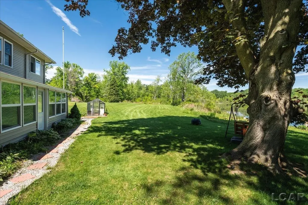 1400 Lakeview Drive Manchester Township MI 49287