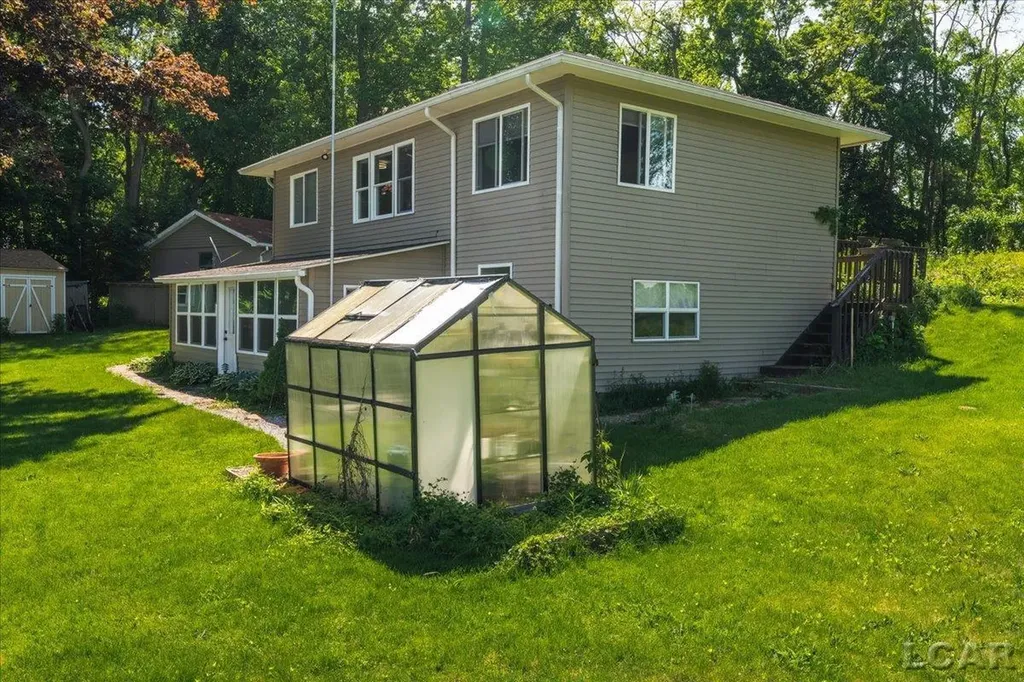 1400 Lakeview Drive Manchester Township MI 49287