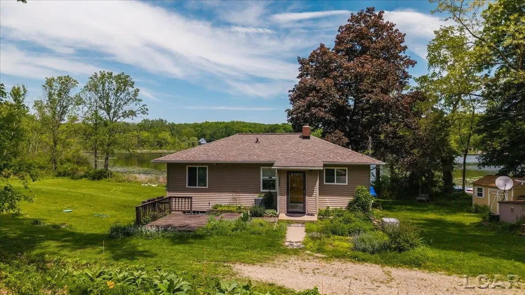 1400 Lakeview Drive Manchester Township MI 49287