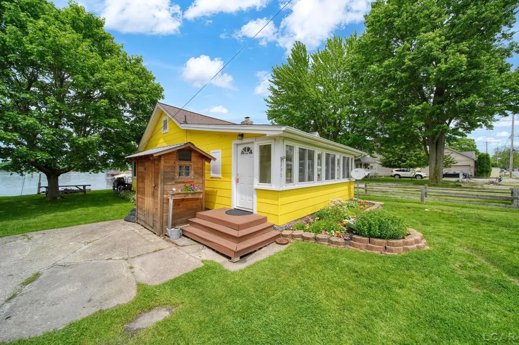 392 Egan Highway Cambridge Township MI 49230