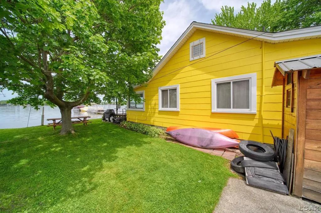 392 Egan Highway Cambridge Township MI 49230