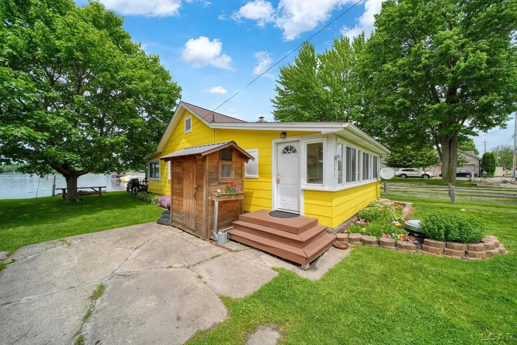392 Egan Highway Cambridge Township MI 49230