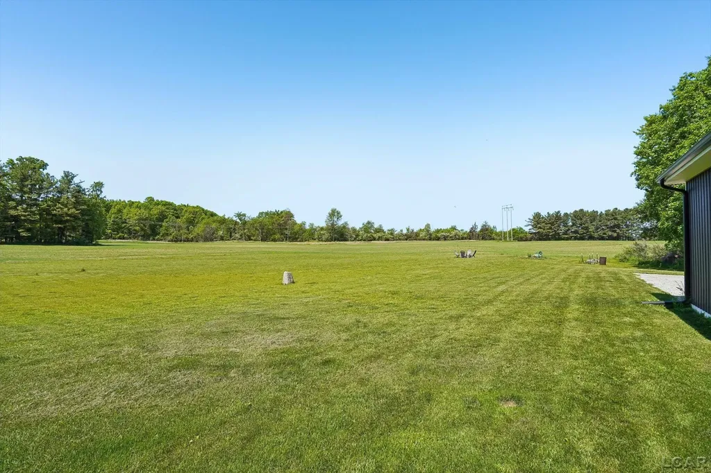 20785 Hogan Road Manchester Township MI 48158