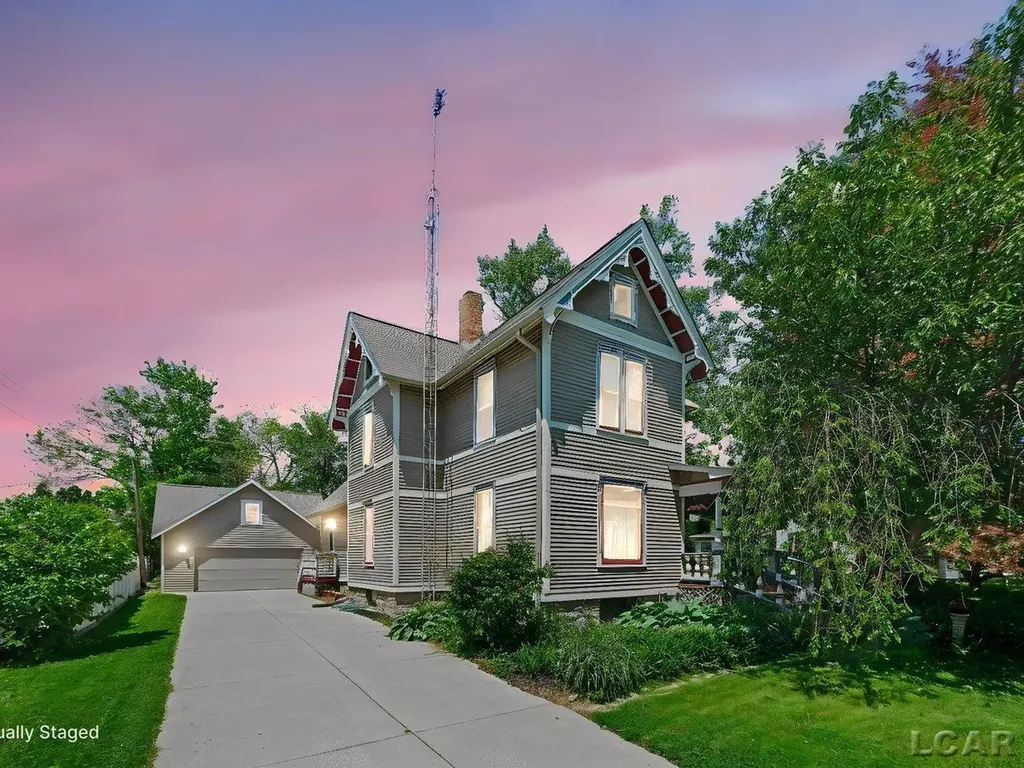226 Giles Avenue Blissfield Village MI 49228