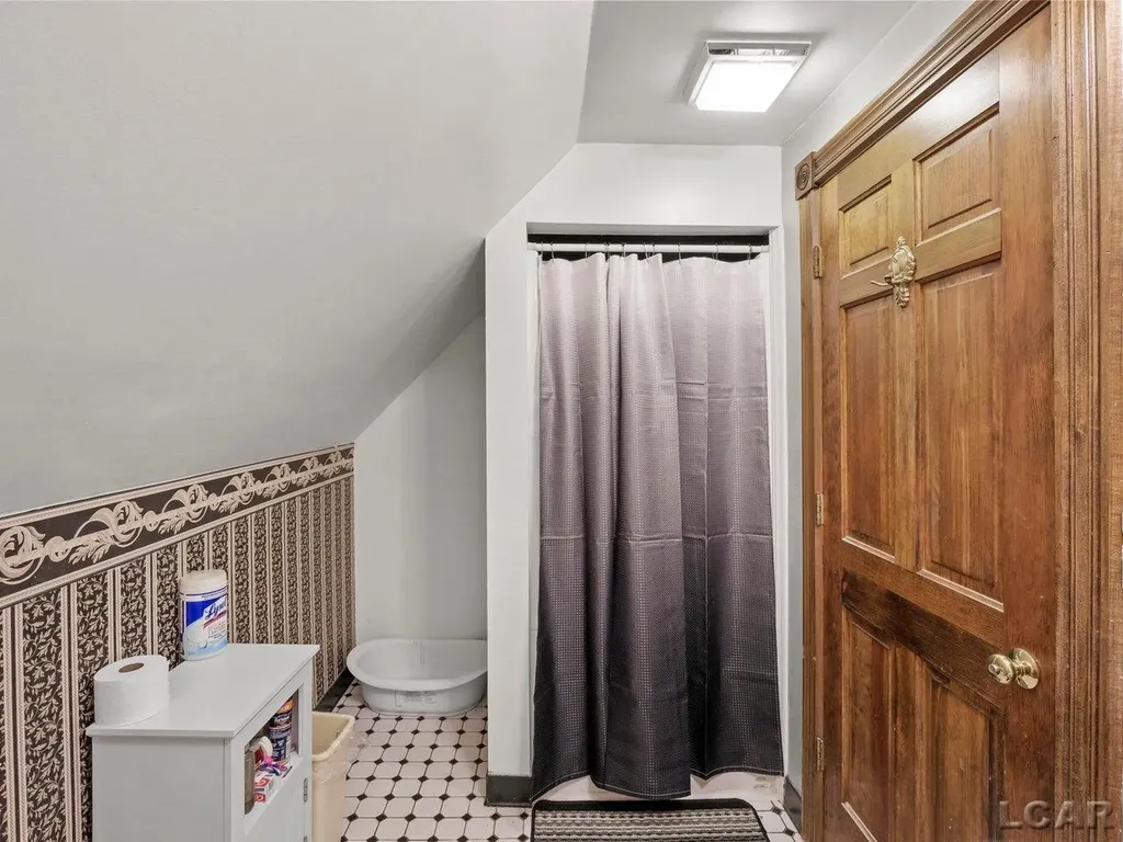 226 Giles Avenue Blissfield Village MI 49228