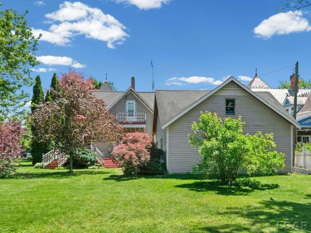 226 Giles Avenue Blissfield Village MI 49228