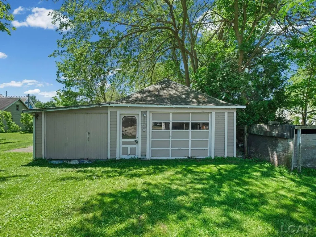 226 Giles Avenue Blissfield Village MI 49228