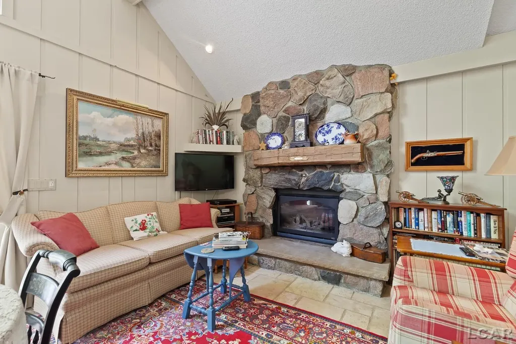 25 S Shore Drive Woodstock Township MI 49220