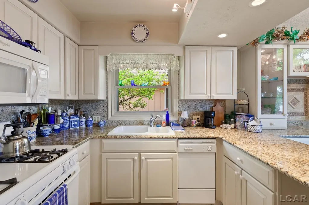 25 S Shore Drive Woodstock Township MI 49220
