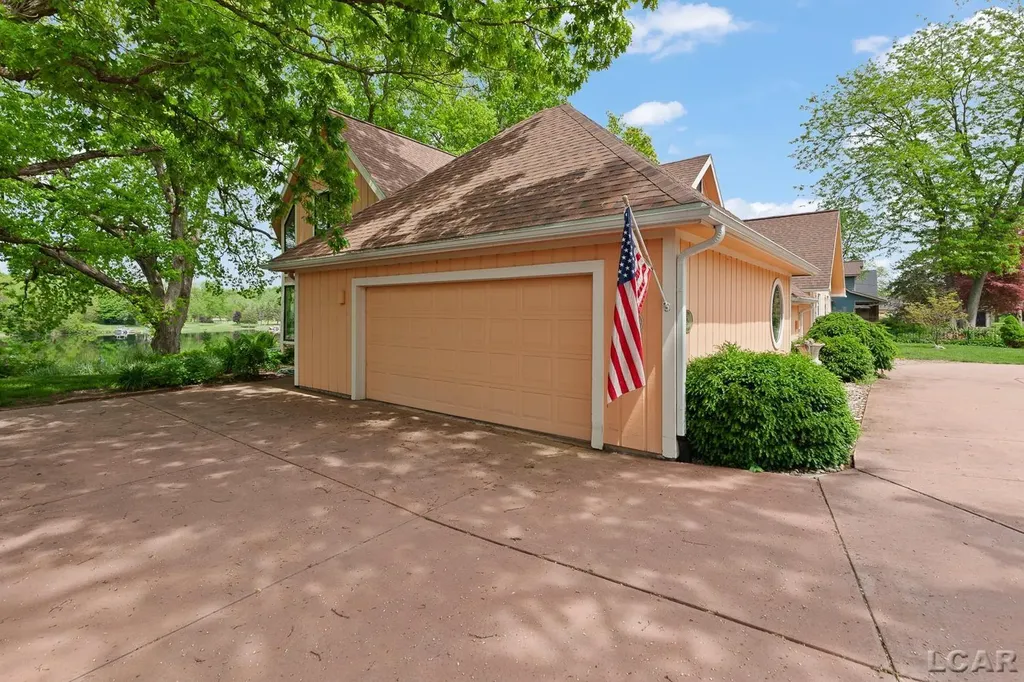 25 S Shore Drive Woodstock Township MI 49220