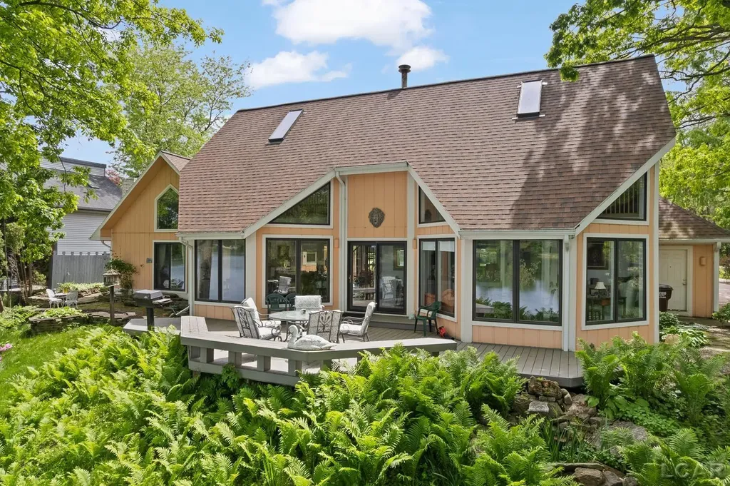 25 S Shore Drive Woodstock Township MI 49220