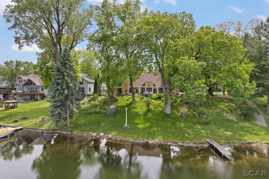 25 S Shore Drive Woodstock Township MI 49220