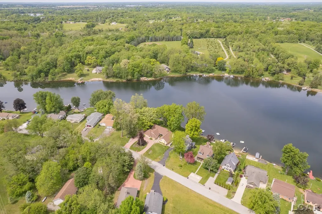 25 S Shore Drive Woodstock Township MI 49220
