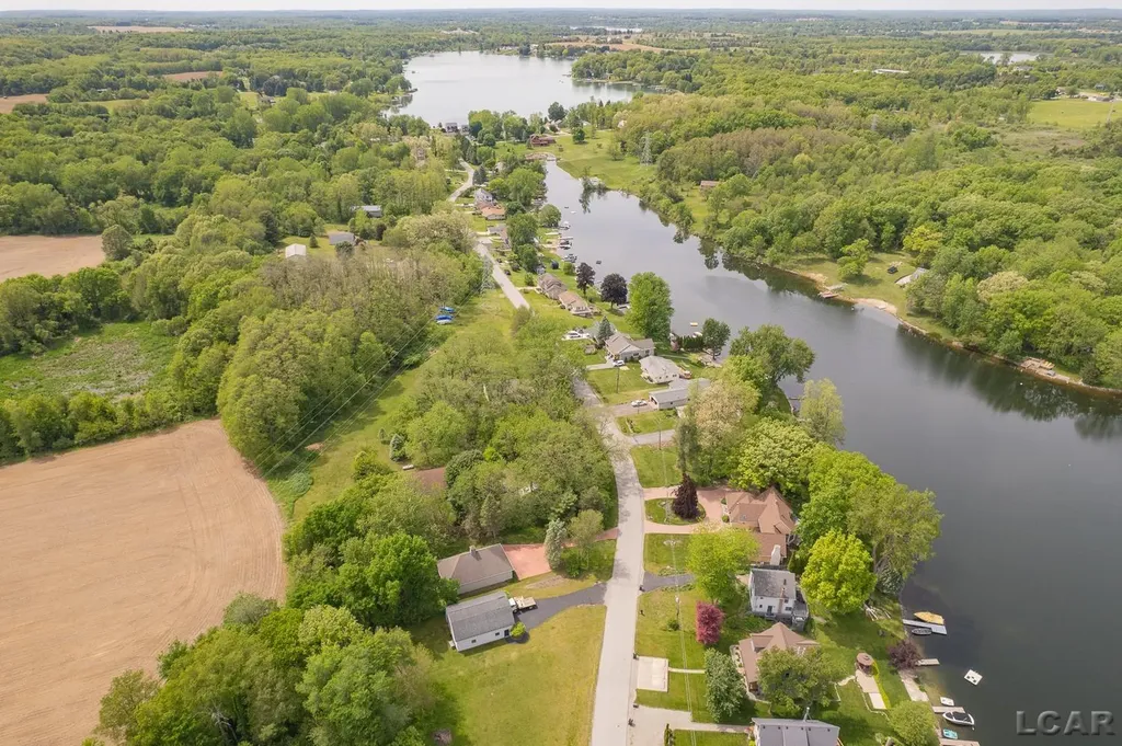 25 S Shore Drive Woodstock Township MI 49220