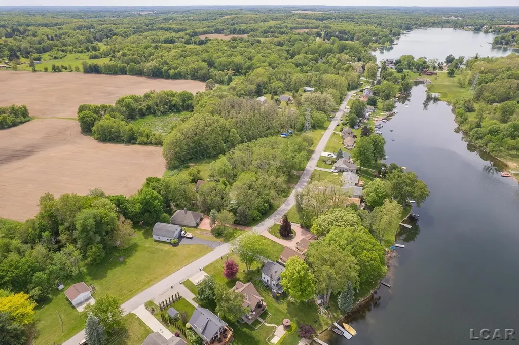 25 S Shore Drive Woodstock Township MI 49220