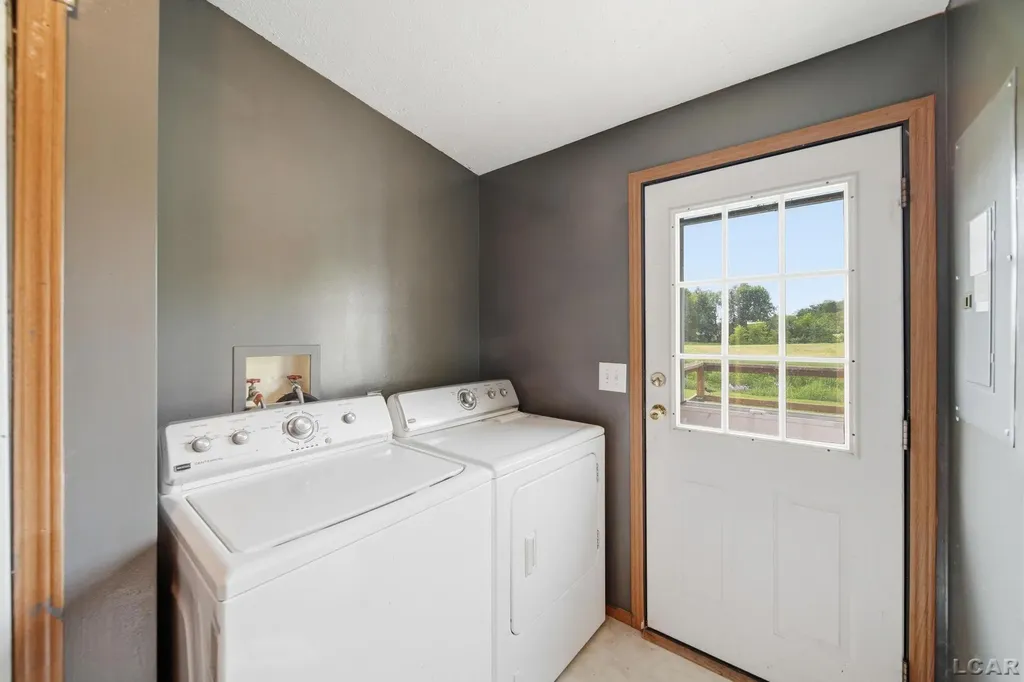 786 Brookview Drive Hudson City MI 49221