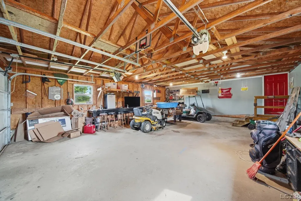 786 Brookview Drive Hudson City MI 49221