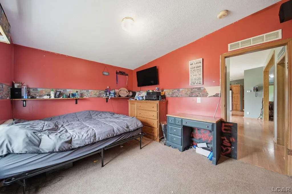 786 Brookview Drive Hudson City MI 49221